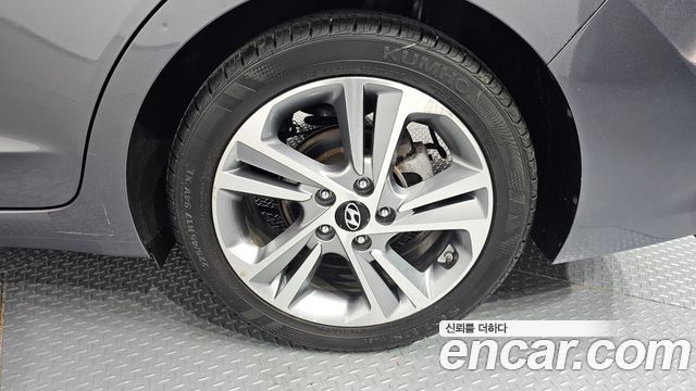Hyundai Avante 2017 thumb 6