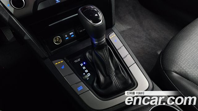 Hyundai Avante 2017 thumb 10