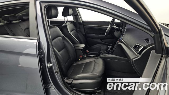 Hyundai Avante 2017 thumb 11