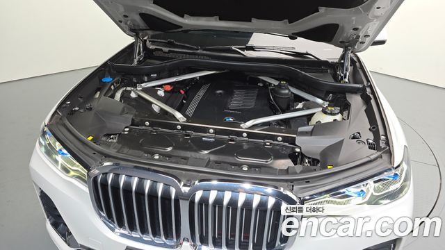 BMW X7 2021 thumb 6