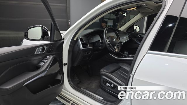 BMW X7 2021 thumb 10