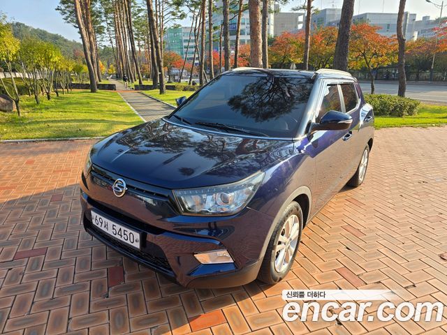 SsangYong Tivoli 2017 thumb 2
