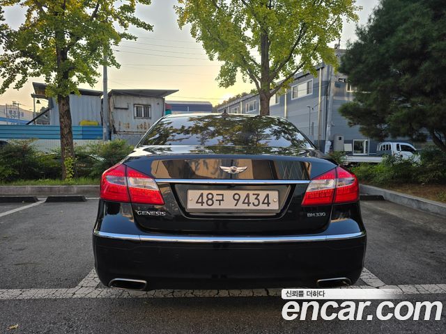 Hyundai Genesis 2013 thumb 6