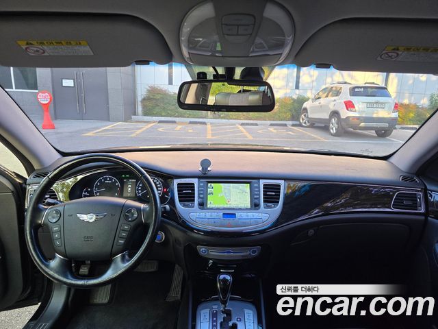 Hyundai Genesis 2013 thumb 10