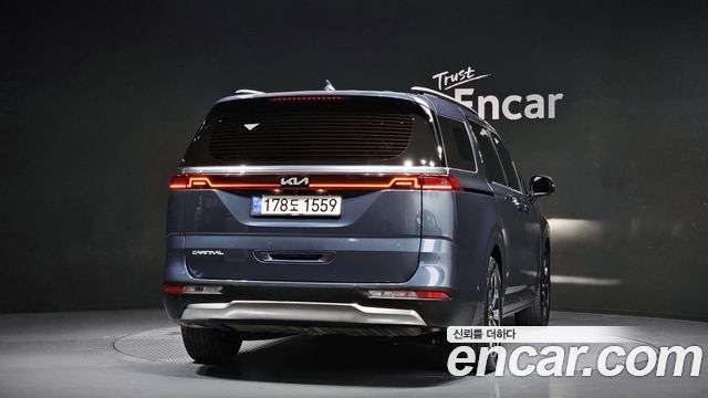 Kia Carnival 2023 thumb 5