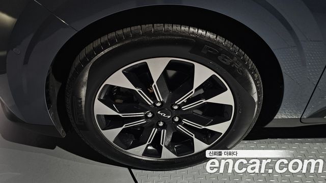 Kia Carnival 2023 thumb 6