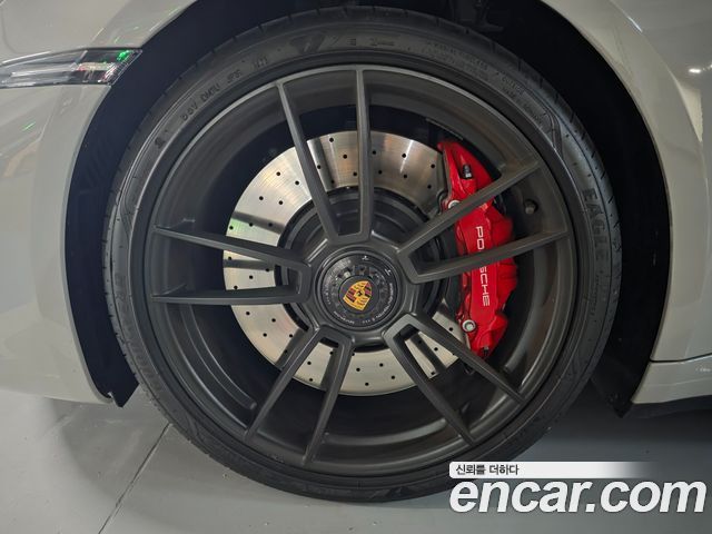 Porsche 911 2023 thumb 5