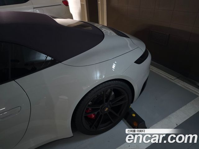 Porsche 911 2023 thumb 7