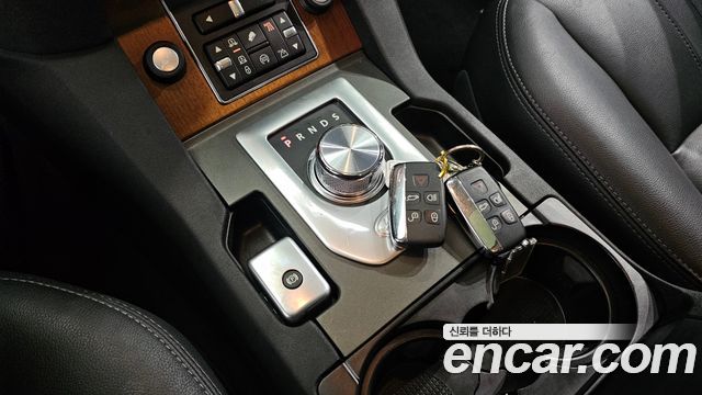 Land Rover Discovery 2016 thumb 9