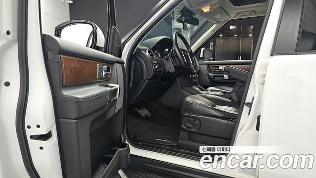 Land Rover Discovery 2016 thumb 10