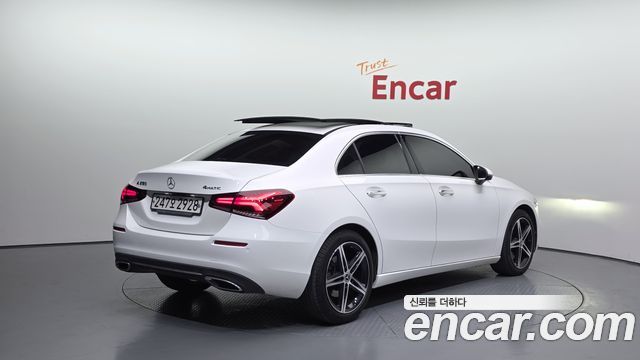 Mercedes-Benz A-Class 2020 thumb 3