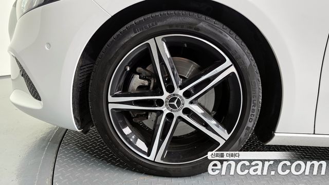 Mercedes-Benz A-Class 2020 thumb 6