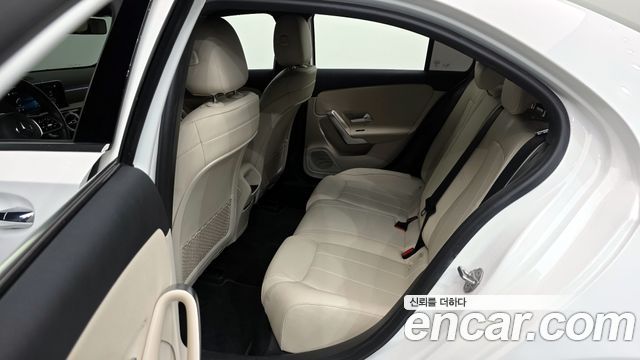 Mercedes-Benz A-Class 2020 thumb 12
