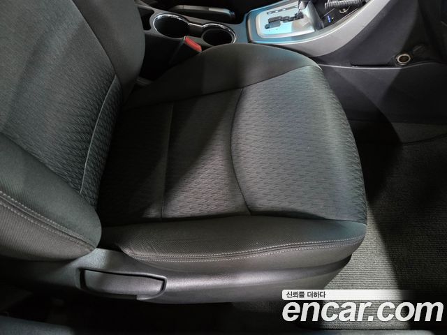 Hyundai Avante 2011 thumb 10