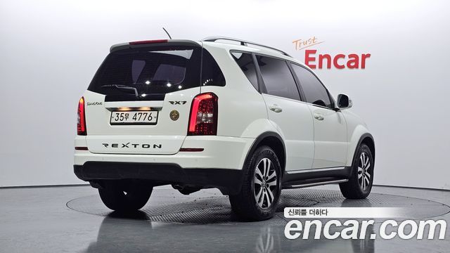 SsangYong Rexton 2013 thumb 3