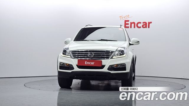 SsangYong Rexton 2013 thumb 4
