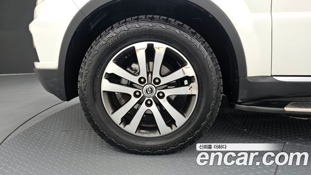 SsangYong Rexton 2013 thumb 6