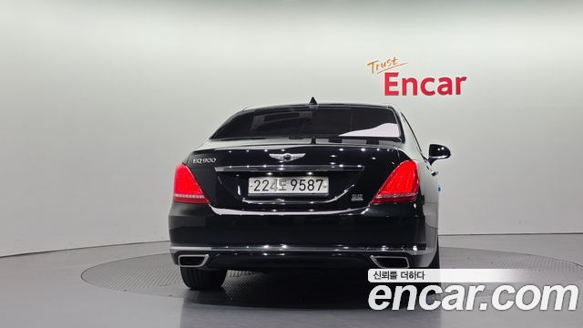 Genesis G90 2017 thumb 5