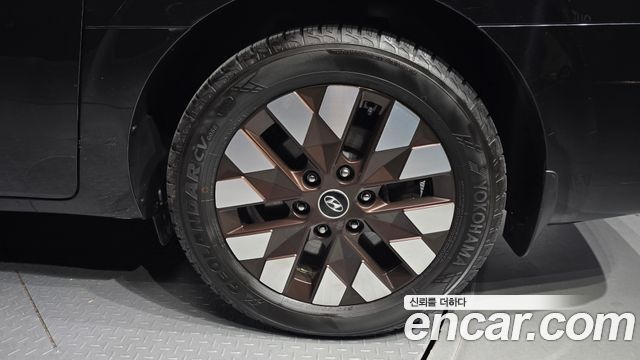 Hyundai Staria 2021 thumb 5