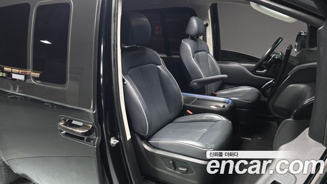 Hyundai Staria 2021 thumb 10