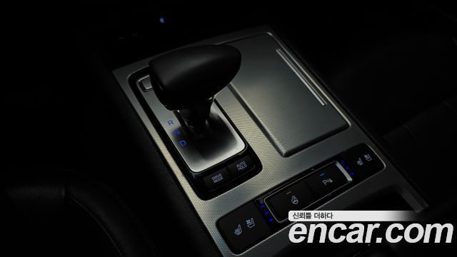 Genesis G80 2017 thumb 9