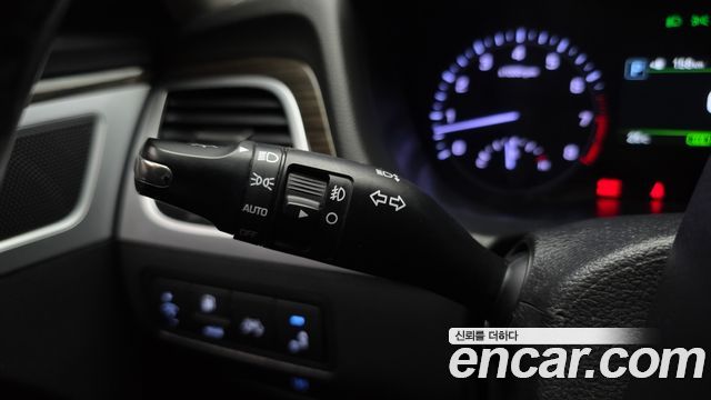 Genesis G80 2017 thumb 12