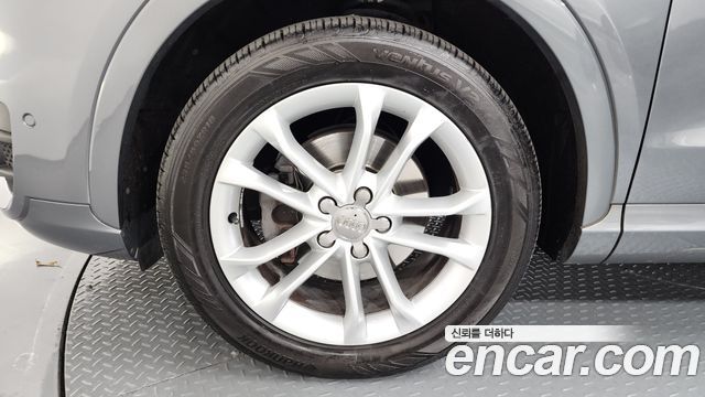 Audi Q3 2013 thumb 5