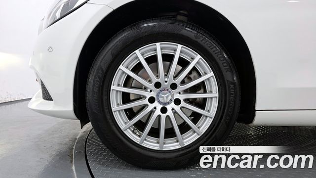 Mercedes-Benz C-Class 2015 thumb 6