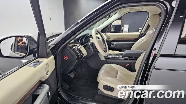 Land Rover Discovery 2017 thumb 11