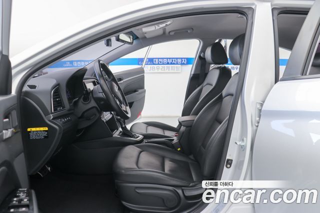Hyundai Avante 2016 thumb 9