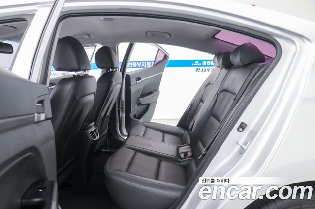 Hyundai Avante 2016 thumb 10