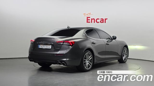 Maserati Ghibli 2021 thumb 3