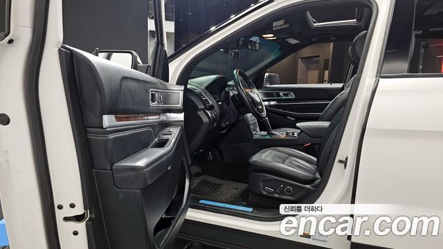 Ford Explorer 2016 thumb 10