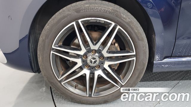 Mercedes-Benz V-Class 2022 thumb 5