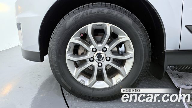 SsangYong Korando 2014 thumb 6