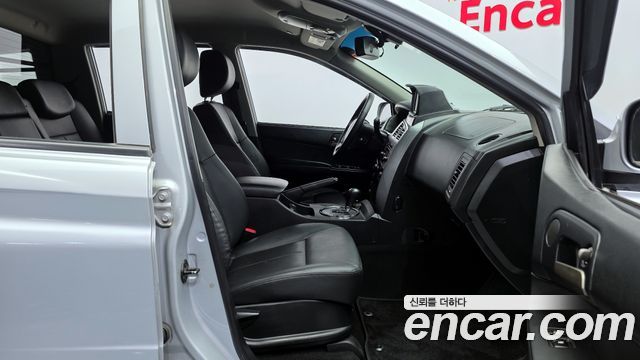 SsangYong Korando 2014 thumb 10