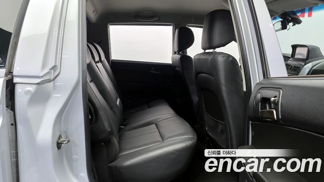 SsangYong Korando 2014 thumb 11