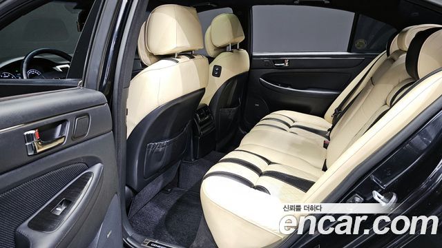 Hyundai Genesis 2012 thumb 10