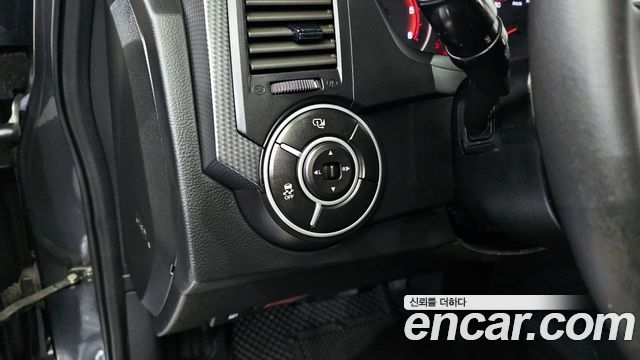 SsangYong Korando 2014 thumb 11