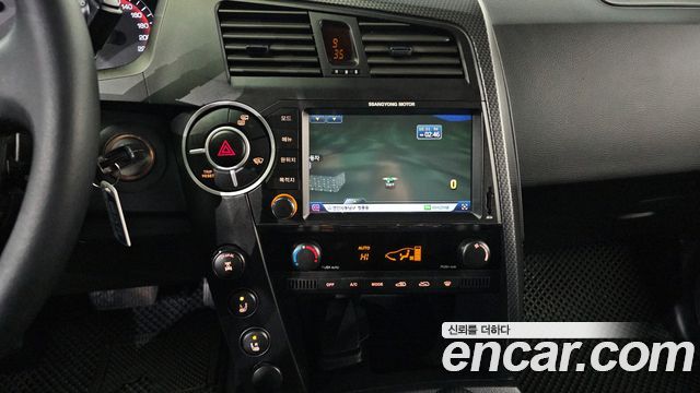 SsangYong Korando 2014 thumb 12