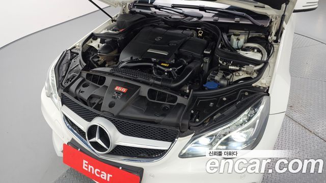 Mercedes-Benz E-Class 2017 thumb 6