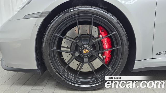 Porsche 911 2025 thumb 5