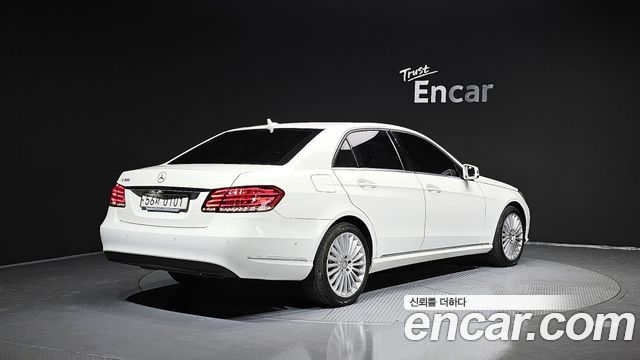 Mercedes-Benz E-Class 2016 thumb 3