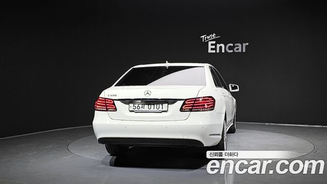 Mercedes-Benz E-Class 2016 thumb 5