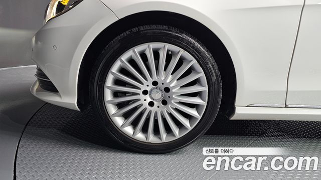 Mercedes-Benz E-Class 2016 thumb 6