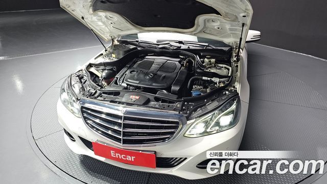 Mercedes-Benz E-Class 2016 thumb 7