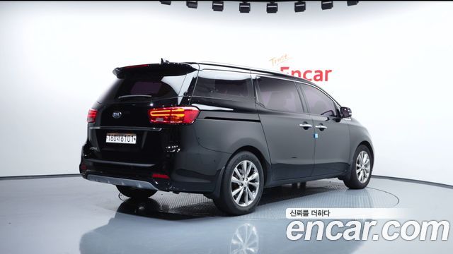 Kia Carnival 2020 thumb 3