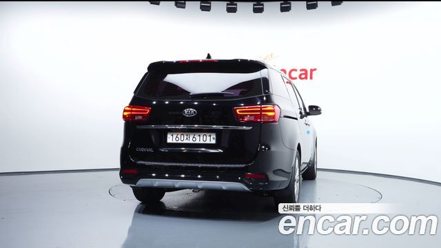 Kia Carnival 2020 thumb 4