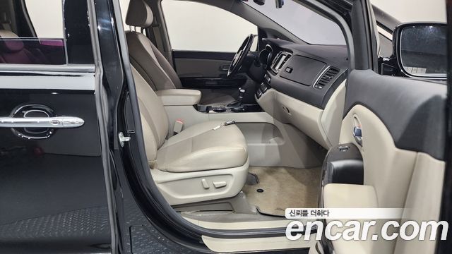 Kia Carnival 2020 thumb 11