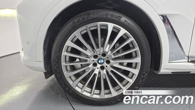 BMW X7 2021 thumb 6